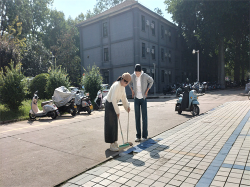 生物类2305班 (6).jpg